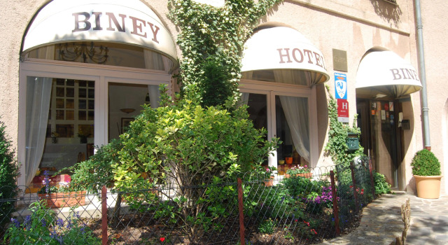 Hotel Biney, Rezervasyon Otel Rodez Aveyron, Sainte-Catherine Sanat Galerisi yakınında