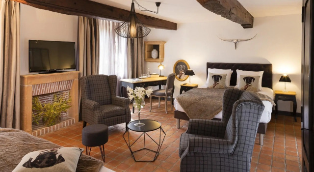 Полулюкс Contact Hôtels Le Savigny & Spa