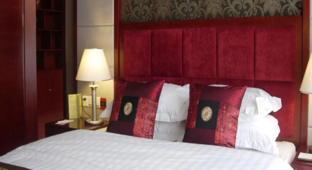 Guilin Park Hotel, Забронировать Отель Отели Гуйлинь с бассейном, рядом с Guilin Liberation Bridge Wharf, Бассейн