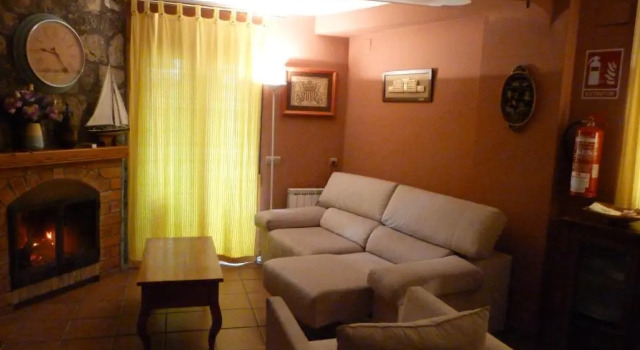 Casa Rural La Guapeta, Забронировать Отель Адемус Valencia Province
