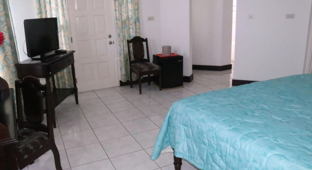Pink Rock Bed & Breakfast, Rezervovat Hotel Hotely v Ocho Rios Coast s parkováním, Parkování