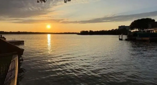 Коттедж Lakefront Retreat With Private Pool, Hot Tub And Dock 4 Bedroom Home
