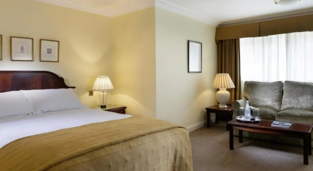 Семейный номер Standard Macdonald Alveston Manor Hotel & Spa