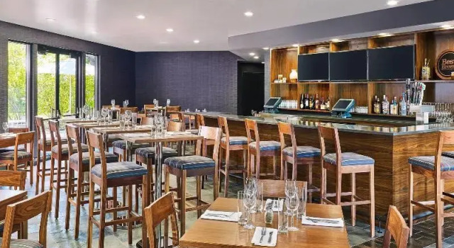 Двухместный полулюкс Four Points by Sheraton Salt Lake City Airport