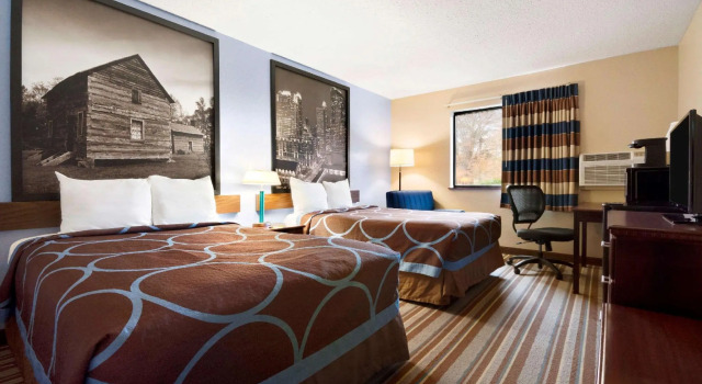 Четырёхместный номер Standard Super 8 by Wyndham Charlotte University