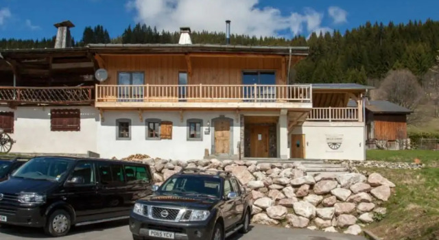 Chalet Belle Chery, Забронировать Шале Виллы Овернь-Рона-Альпы, Вилла