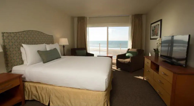 Люкс c 1 комнатой с видом на океан Pelican Shores Inn