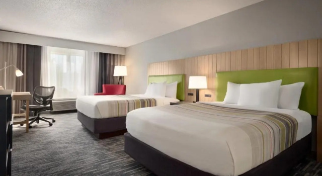Четырёхместный номер Standard Country Inn & Suites by Radisson, Brookings