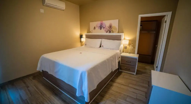 Семейный номер Standard с балконом California Comfort & Suites