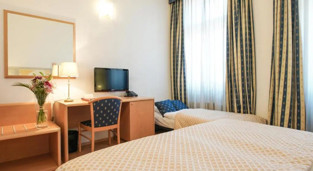 Трёхместный номер Standard Hotel Tivoli Prague