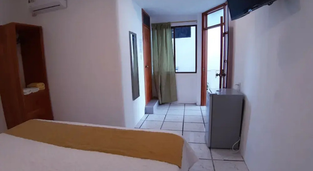 El Bambú Galapagos, Boek Hotel Puerto Ayora 