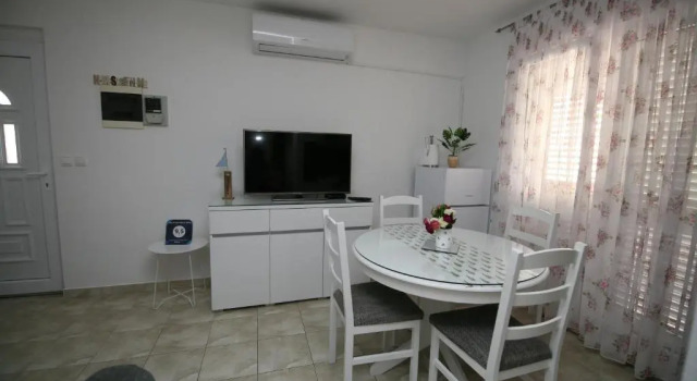Apartman Mirica Solin, Book Lejlighed Hoteller i Solin med parkering, Parkering