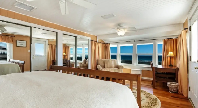 Коттедж Rustic Oceanfront Cottage