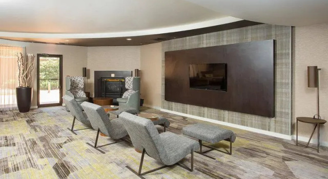 Двухместный люкс с 2 комнатами с балконом Courtyard by Marriott Boston Westborough