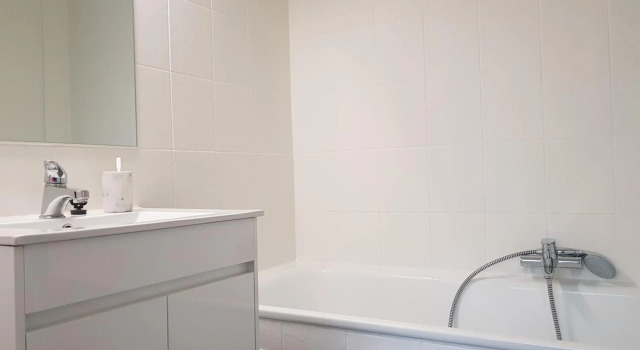 Suite minimalist 50m2, Забронировать Отель Брюссель Брюссельский столичный регион, рядом с Центр изобразительных искусств BOZAR