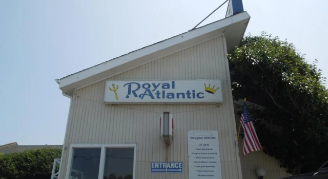 Люкс с 2 комнатами Royal Atlantic Beach Resort