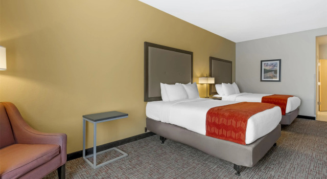 Четырёхместный номер Standard B/W Plus Elizabethtown Inn & Suites