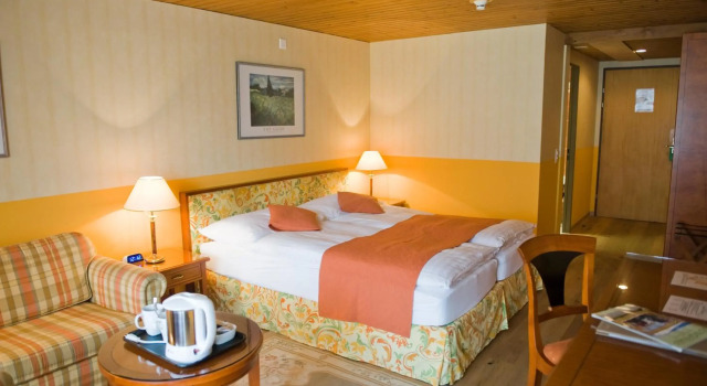 Hotel Silberhorn - Residences & Spa Wengen, Забронировать Курортный отель Бизнес-отели Венген, рядом с Горнолыжный подъемник Венген ЛВМ, 4* 5*