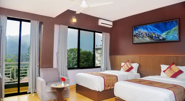 Номер Deluxe с видом на горы Trekkers Inn Boutique Hotel Pokhara