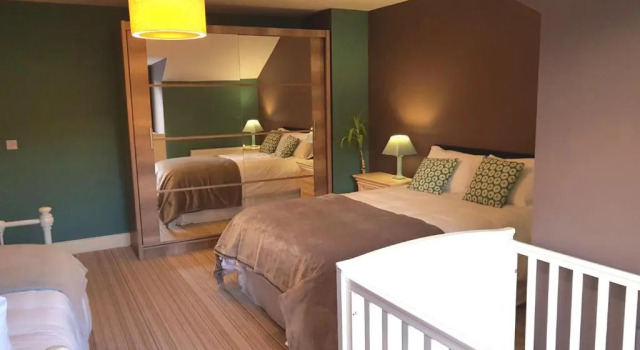 Студия Superior Ethan House Holiday Suites