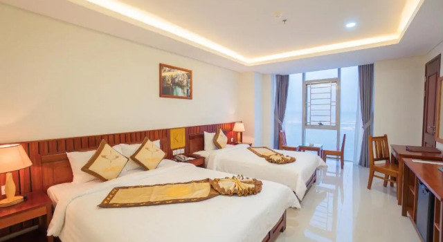Трёхместный номер Superior Vinh Hoang Hotel