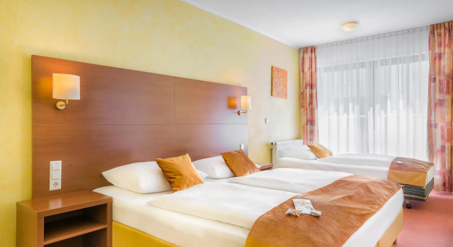 Трёхместный номер Standard Garner Hotel Stuttgart City Centre by IHG