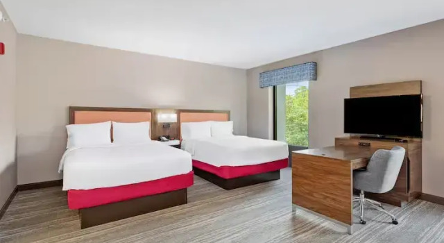Четырёхместный люкс Hampton Inn & Suites Orlando-Apopka