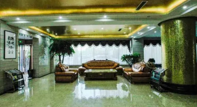 Gongnaisi Hotel, Prenota Hotel Hotel a Xinjiang con parcheggio, Parcheggio