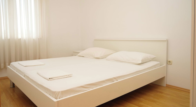 Apartments Vlade, Забронировать Апартаменты/квартира Отели Примоштен с парковкой, рядом с Пляж Затока, Парковка