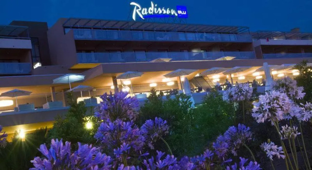 Кровать в общем номере с видом на море Radisson Blu Resort & Spa, Ajaccio Bay