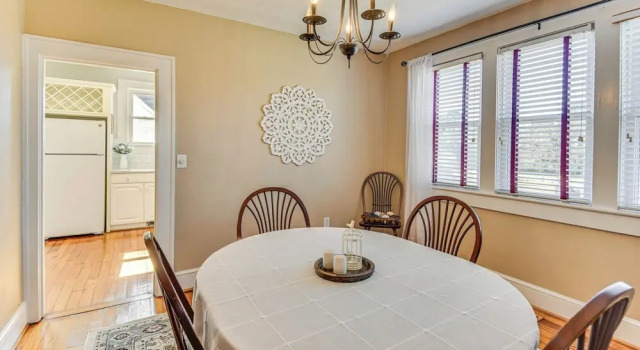 Charming Smithfield House: Walk to Downtown!, Book Feriehus Smithfield Virginia