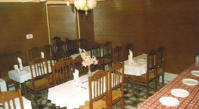 Hotel Zahgeer Continental, Srinagar, Забронировать Отель Сринагар Jammu & Kashmir Ski