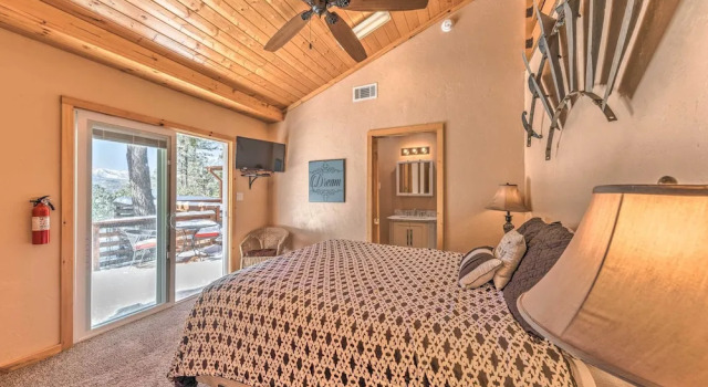 Spacious Ruidoso Home w/ Hot Tub & Fireplaces, Varaa Lomakoti Ruidoso New Mexico