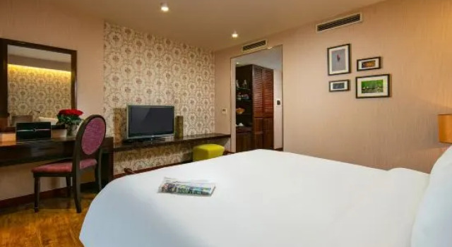 Полулюкс с балконом Oriental Suites Hotel & Spa