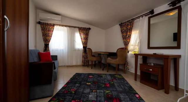 Люкс Esquire Hotel & Lounge