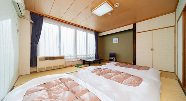 Seseragi, Book Hotel Hoteller i Koshinetsu med parkering, Parkering