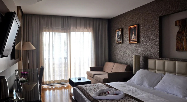 Номер Deluxe с балконом Olira Boutique Hotel&SPA