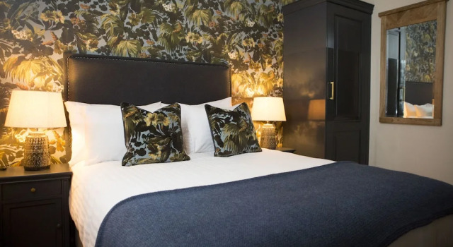 Wynnstay Arms, Ruabon, Wrexham, Book Guesthouse Wynnstay Clwyd