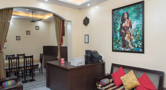 OYO Home 12741 Modern House near Geetanjali Hospital, Varaa Huoneisto Asunnot kohteessa Rajasthan, Huoneisto
