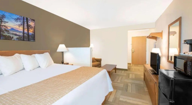 Люкс Travelodge by Wyndham Spearfish