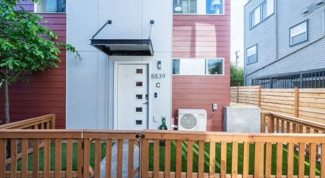 Rooftop Vibes! Greenlake UW Near Downtown, Забронировать Дом для отпуска Сиэтл штат Вашингтон, рядом с Пляж Ист-Грин-Лейк
