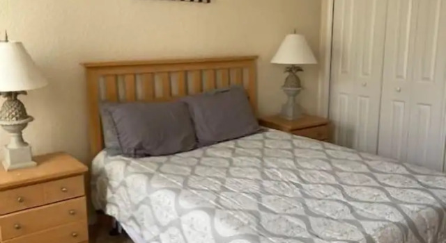 Номер Standard с балконом Davenport Vacation Homes by Shine FM