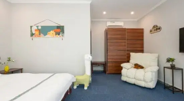 Кровать в общем номере Guanshan Yue  swimming pool  prvate banquet Homestay (Qinglong Gorge)