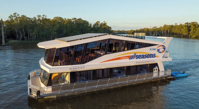 Коттедж Luxury All Seasons Houseboats