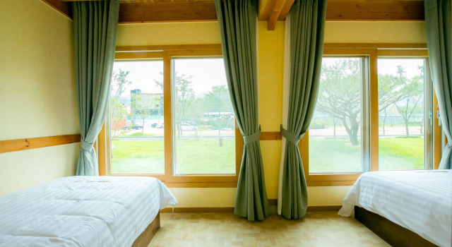 Jeonju Wangyijimil Hanok Hotel, Забронировать Отель Чонджу Чолла-Пукто