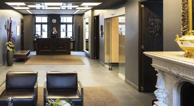Отель Bergs Suites