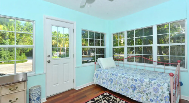 Mermaids Watch 4 Bedrooms 3 Bathrooms Home