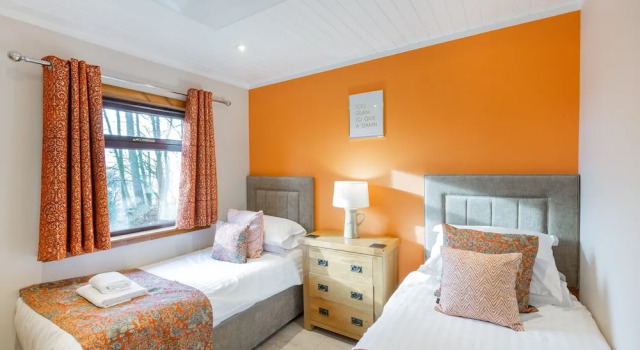 Birch 14 With Hot Tub, Newton Stewart, Book Hotel Minnigaff Scotland