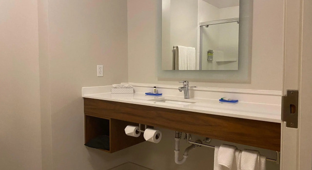Двухместный номер Standard Holiday Inn Express Hotel & Suites Logansport by IHG