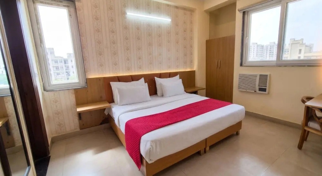 OnlyStay Snap Hotel